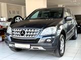 Mercedes-Benz ML 350 Aut. Sport BiXen/R-Cam/Leder/AHK/S-Dach - Mercedes-Benz aus 2010: Ml