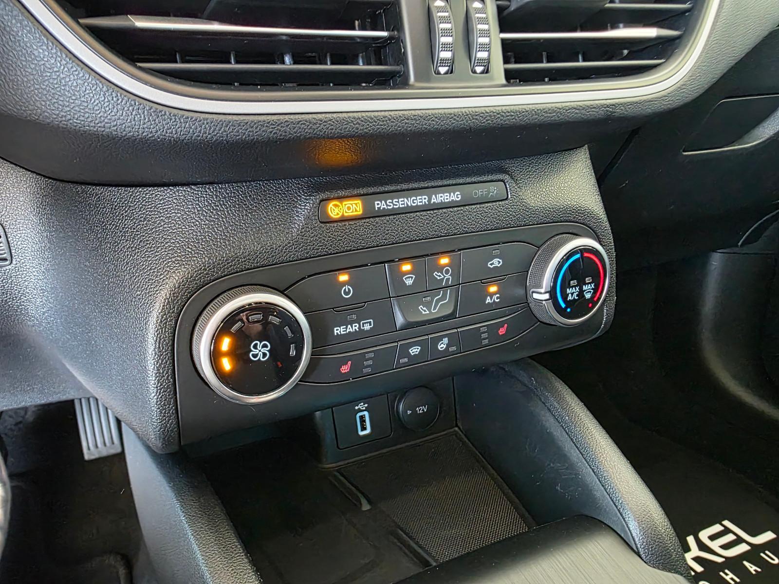 Ford Focus Tur. Titanium*Led*Ahk*Acc*Kamera*Pano*B&O*