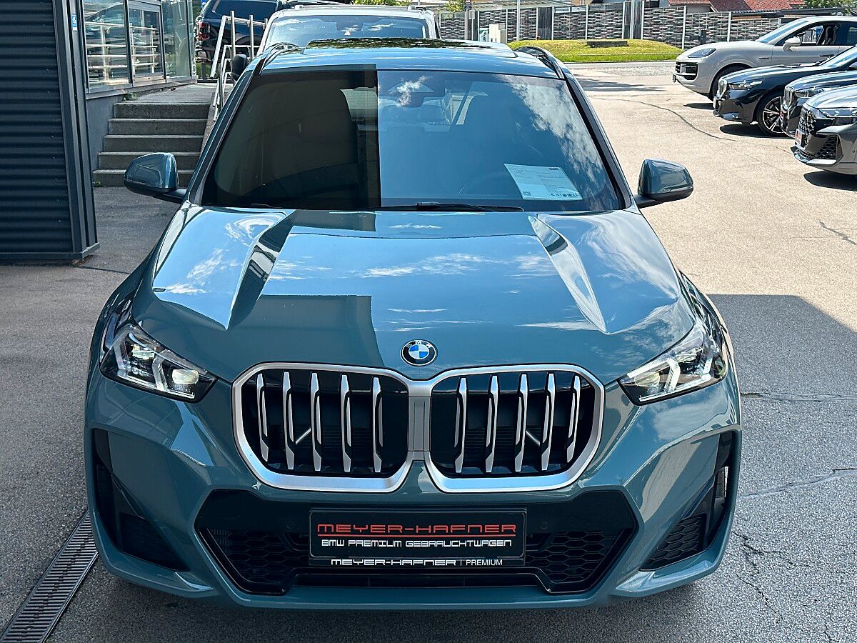BMW X1 sDrive18i M-Paket Aut. / Pano / Sportsitze imagem 3