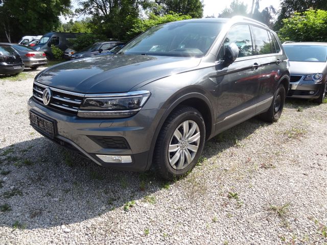 Fahrzeugabbildung Volkswagen Tiguan Highline/4Motion/HUD/AHK/Leder/AHK/