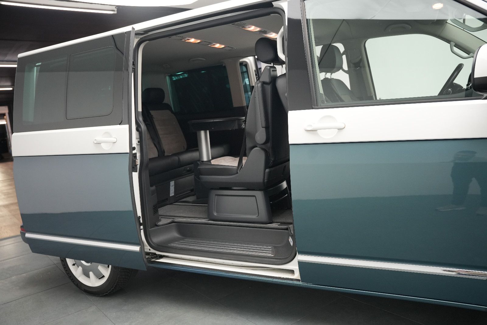Fahrzeugabbildung Volkswagen T6 Multivan Generation S *7-Sitz*DynAudio*Kamera