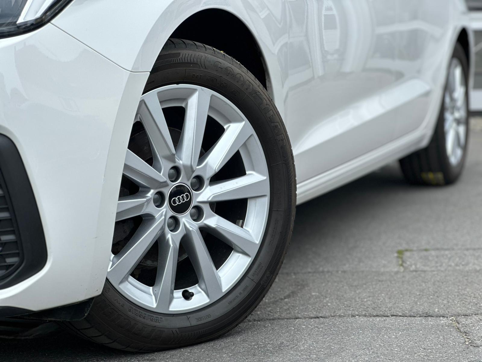Audi A1 SPORTBACK 30TFSI CAPLAY PDC KLIMA DAB