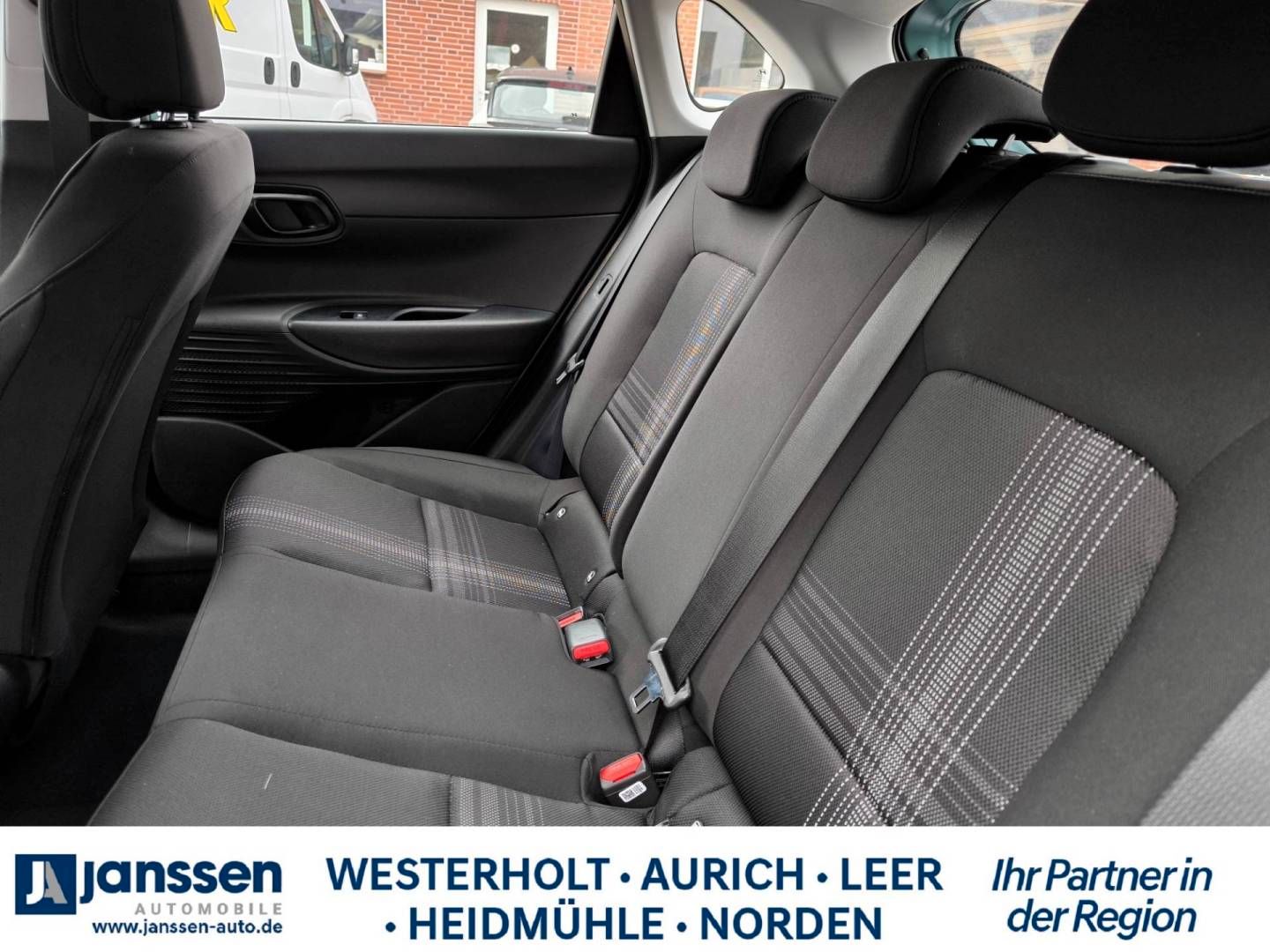 Fahrzeugabbildung Hyundai i20 Select Funktionspaket PDC Navi Rückfahrkamer