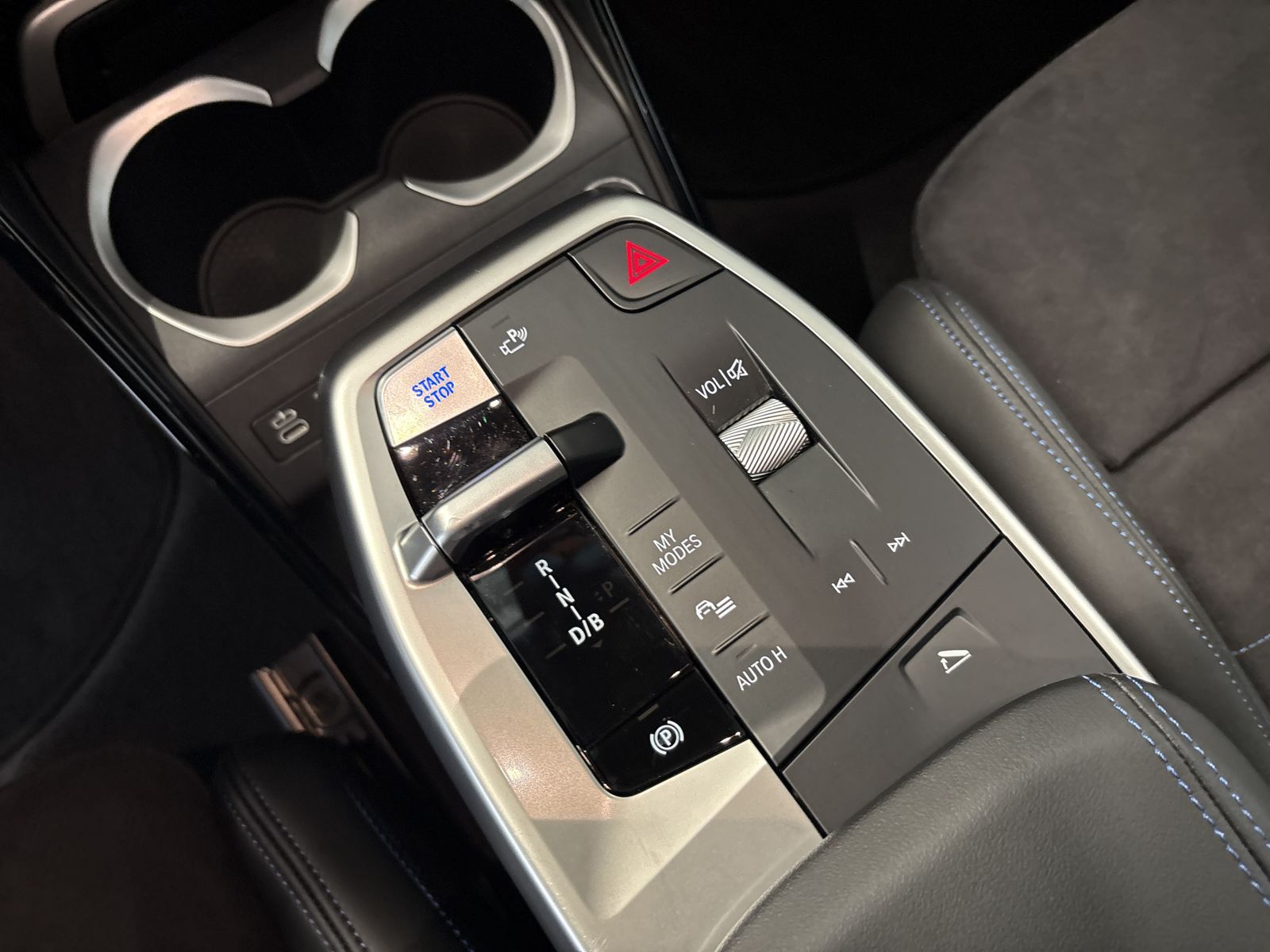 BMW iX2 - Bild 16