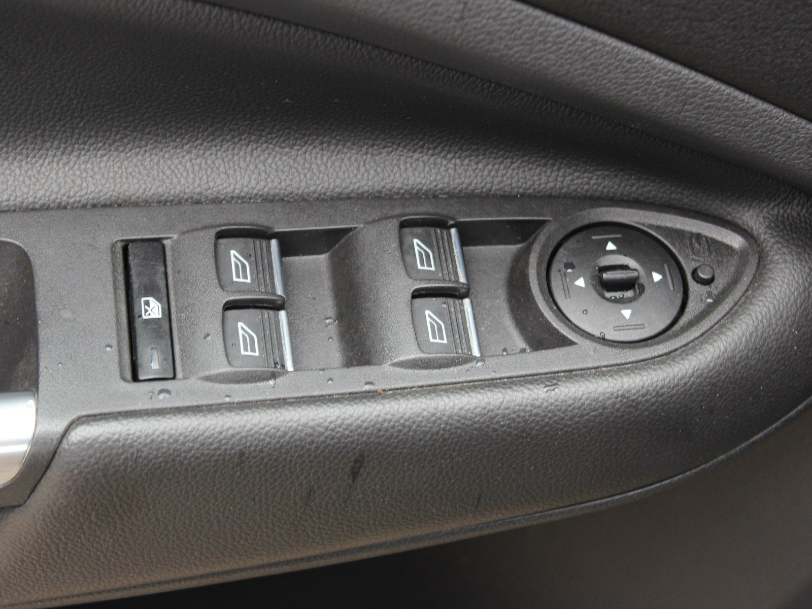 Fahrzeugabbildung Ford Kuga Cool & Connect 1,5 EcoBoost 4x2