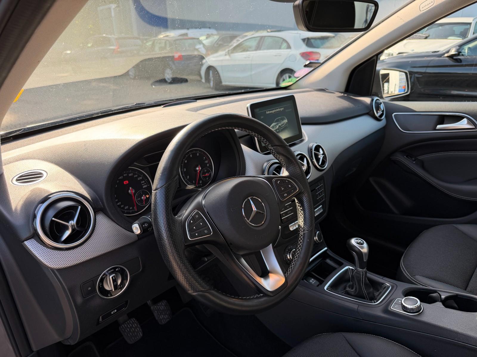 Mercedes-Benz B 180 Garantie *2.Hand*Kamera*LED*Urban*Navi*