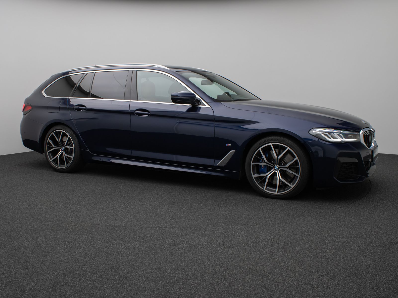 Fahrzeugabbildung BMW 530d M Sport Panorama 360°Laser HUD HiFi SoftCL