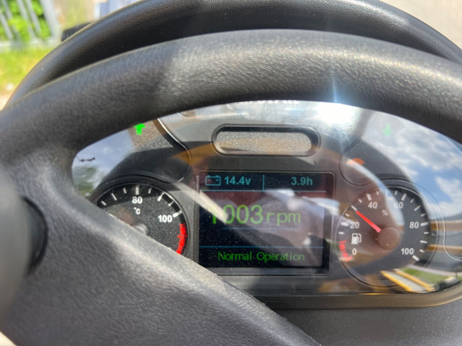 Fahrzeugabbildung Andere Eurotrac W12F -  KlappSchutzdach - hebt Pflaster