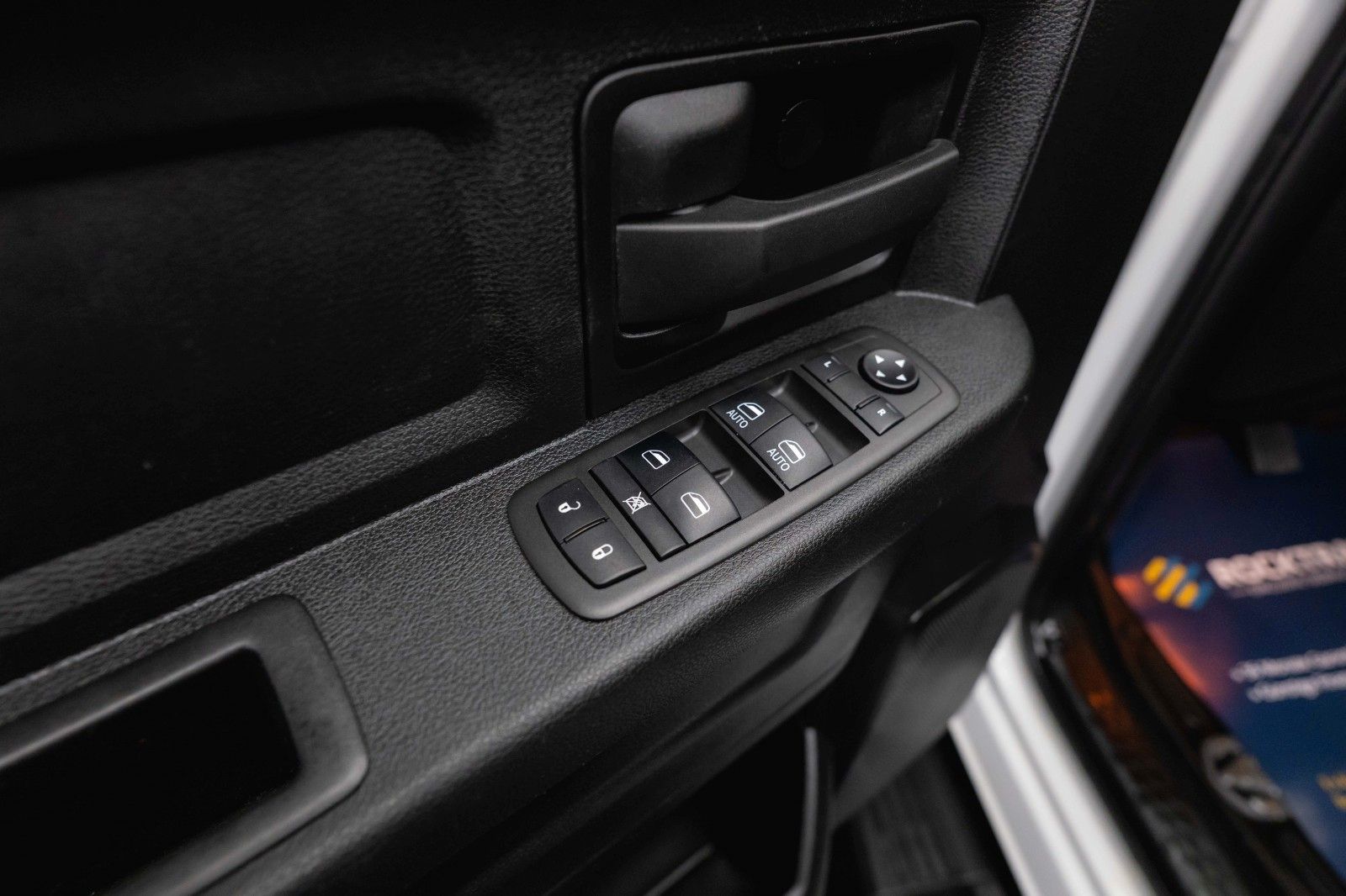 Fahrzeugabbildung Dodge RAM 5.7 V8 HEMI 4x4 OFFROAD Night-Paket *LED*AHK