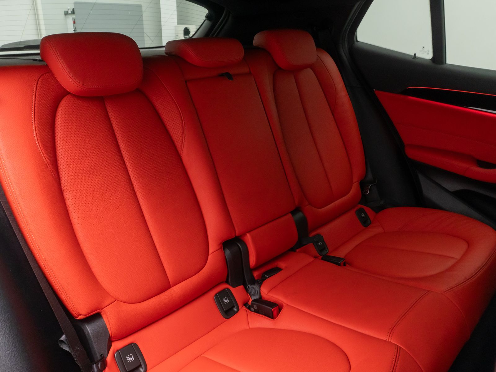 Fahrzeugabbildung BMW X2 xD25e M Sport Kamera HUD DAB HiFi Komfort 19"