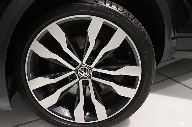 T-Roc IQ.DRIVE 1.5 TSI R-Line KAMERA NAVI SHZ PA