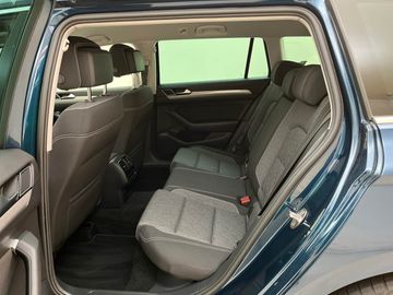 Volkswagen Passat Variant - 11