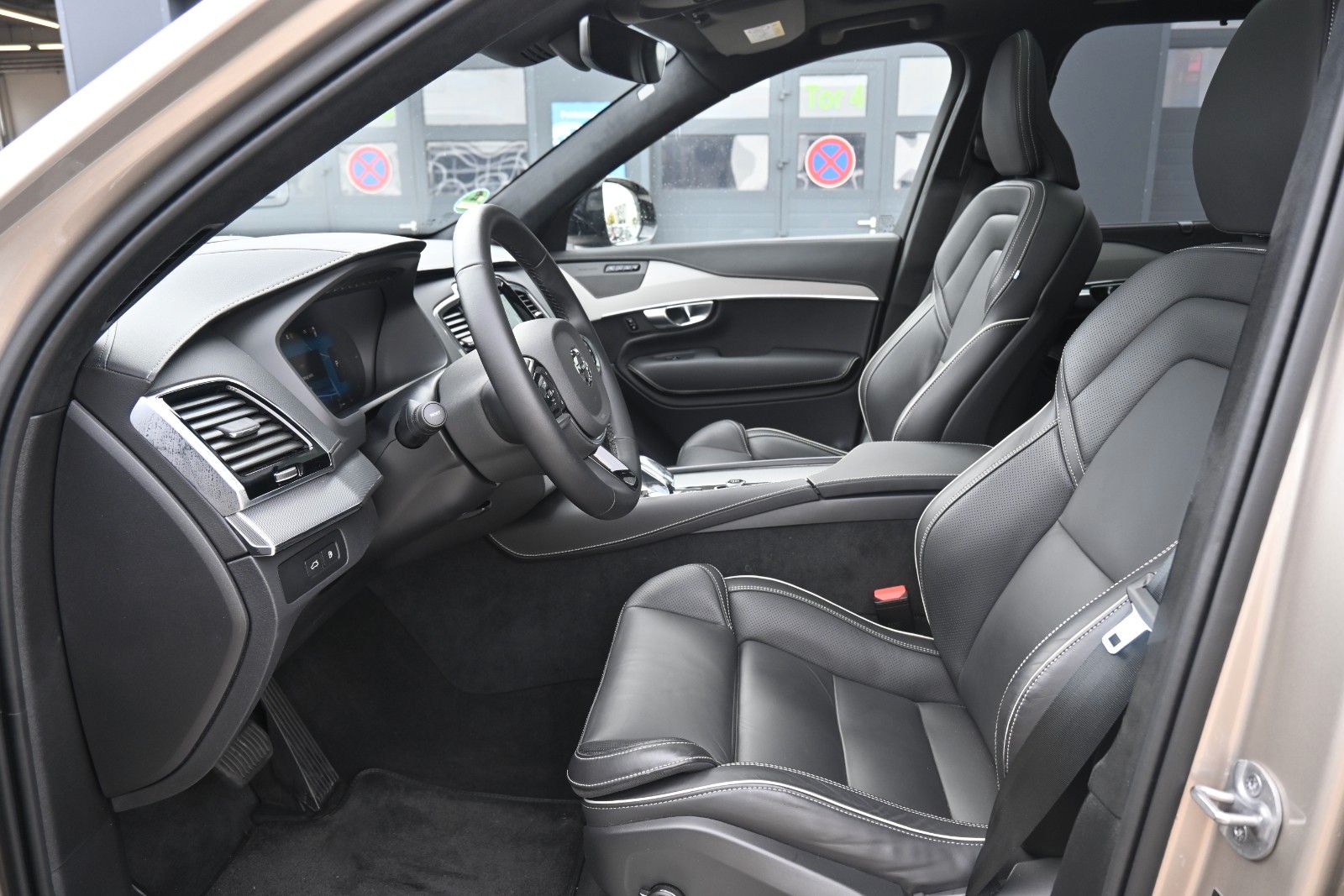 Fahrzeugabbildung Volvo XC90 T8 AWD Ultra Dark Recharge Plug-In Hybrid