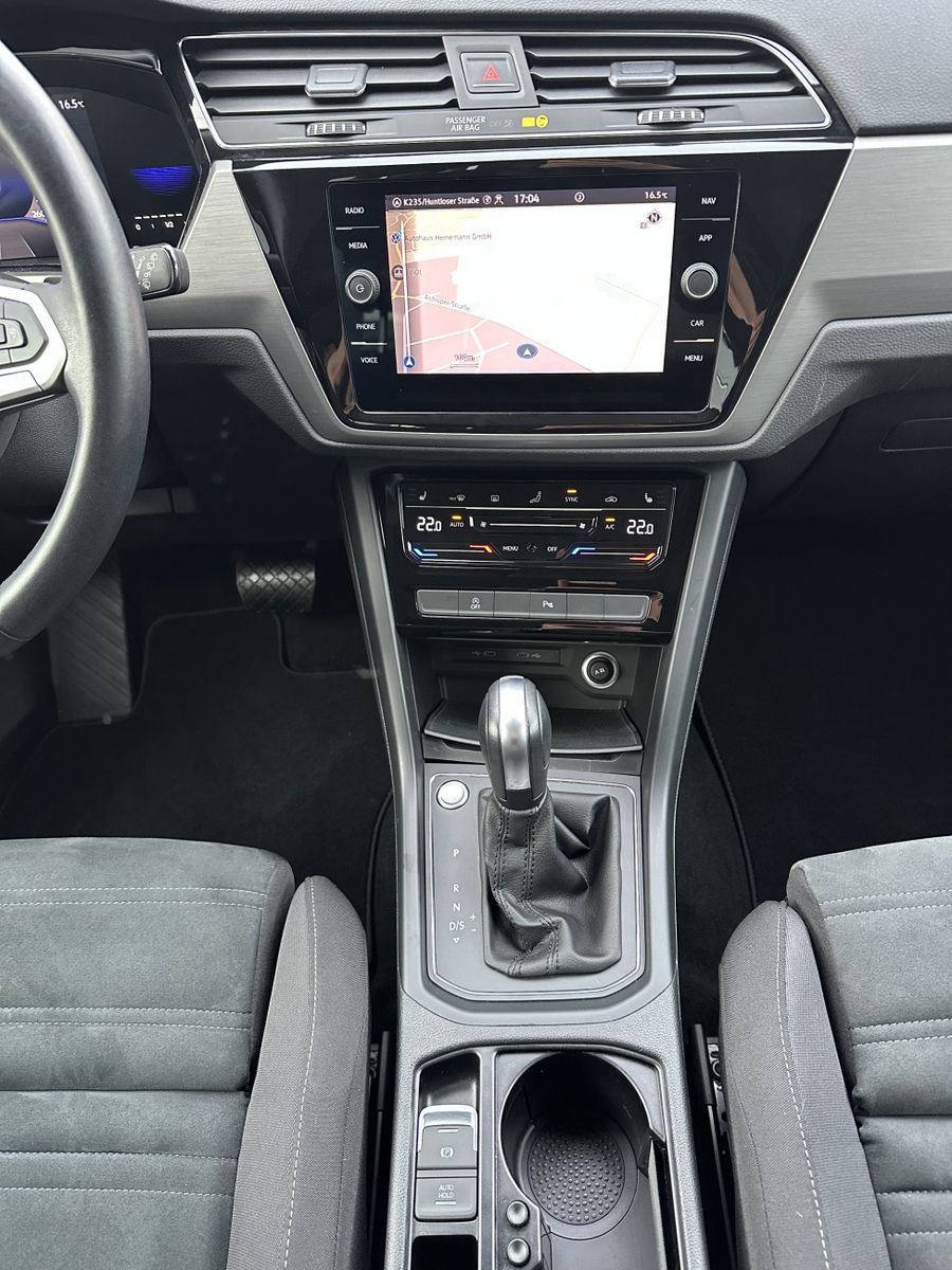 Fahrzeugabbildung Volkswagen Touran 2.0 TDI DSG CL NAV+IQ-DRIVE+KAM+VCOCK+ACC