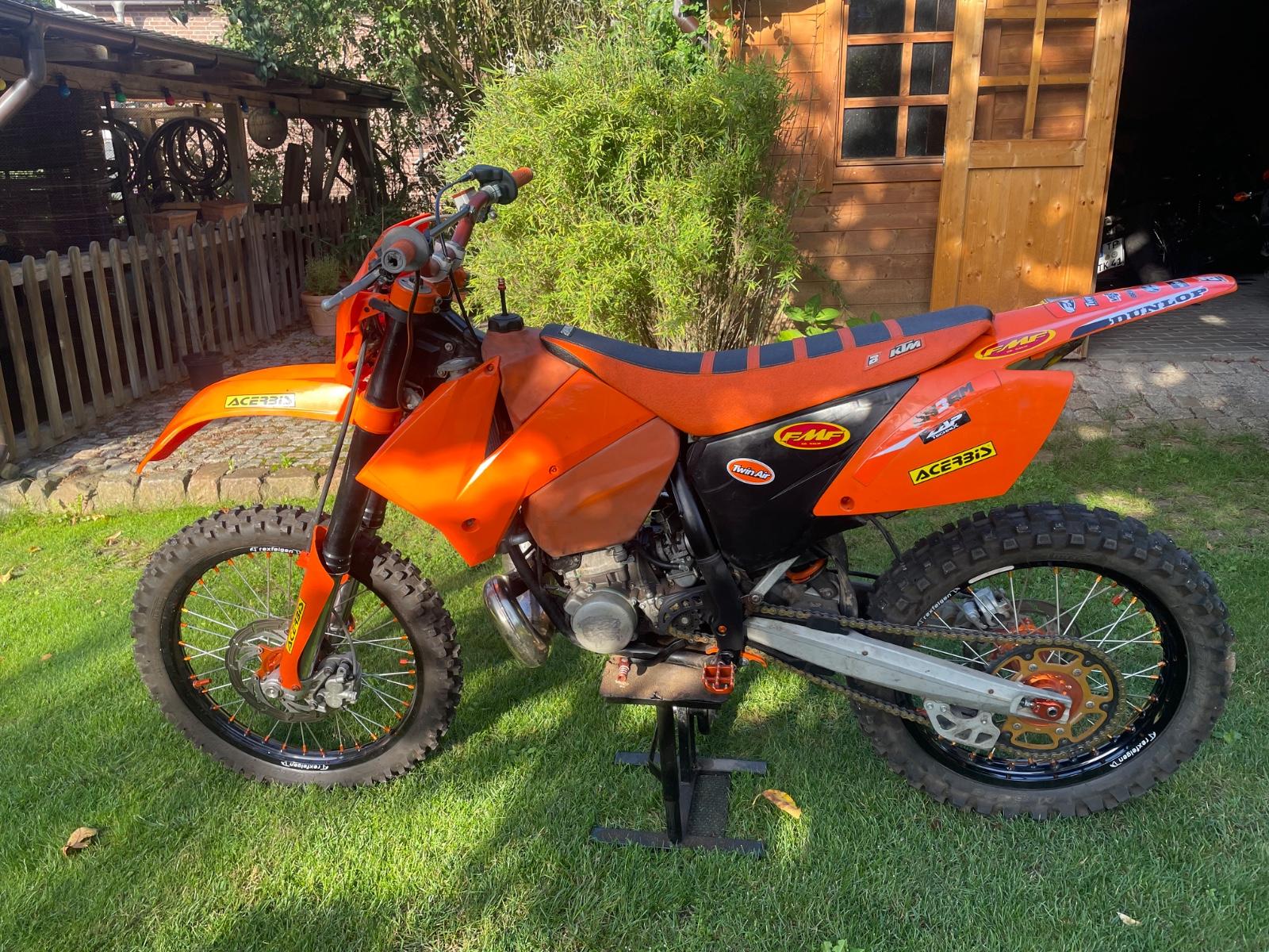 KTM EXC 2006 — rear view