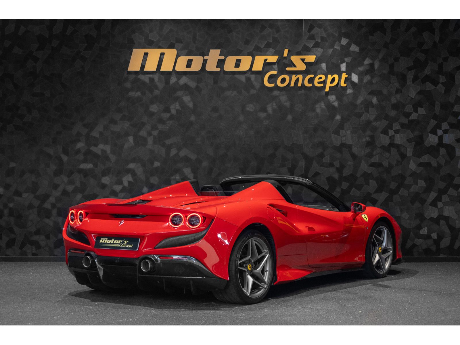 Ferrari F8 Spider V8 BI-TURBO - Rosso Corsa imagem 3