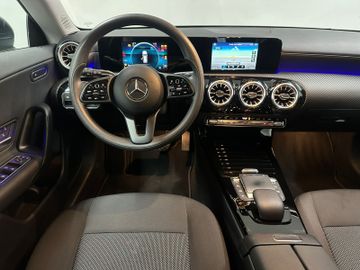 Mercedes CLA 200 Shooting Brake - 11