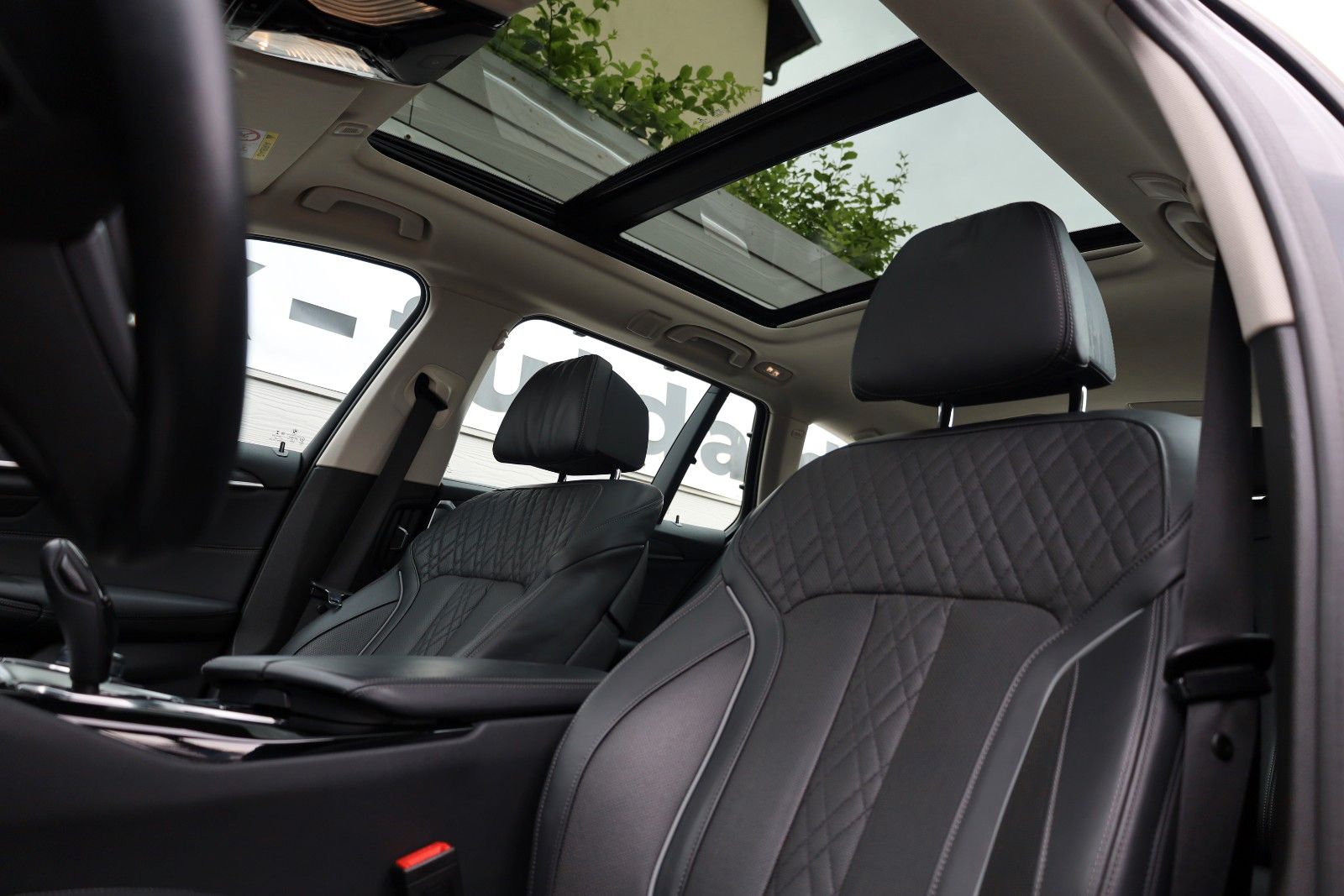 Fahrzeugabbildung BMW 530e xDrive Touring Leder,Navi,LED,HUD,Panorama