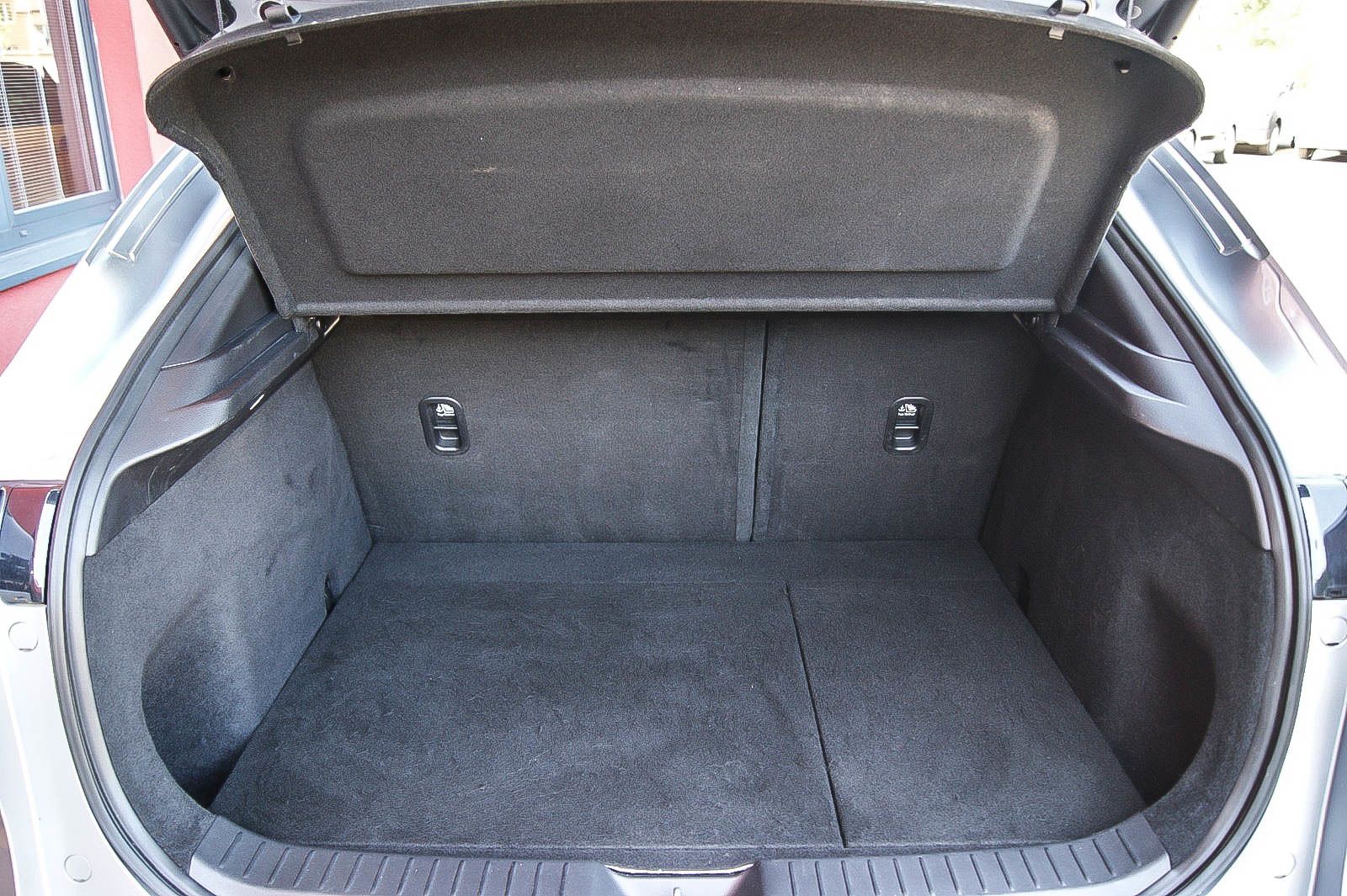 Fahrzeugabbildung Mazda CX-30 2.0 SKYACTIV-G M Hybrid DESIGN HEADUP LED