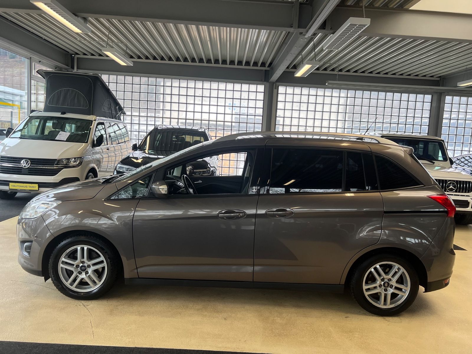 Fahrzeugabbildung Ford Grand C-MAX 1.6 Champions Edition