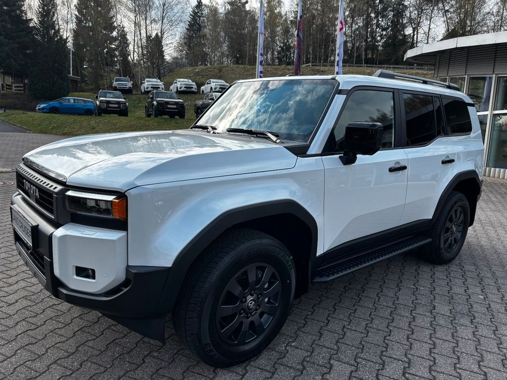 Image of Toyota Land Cruiser