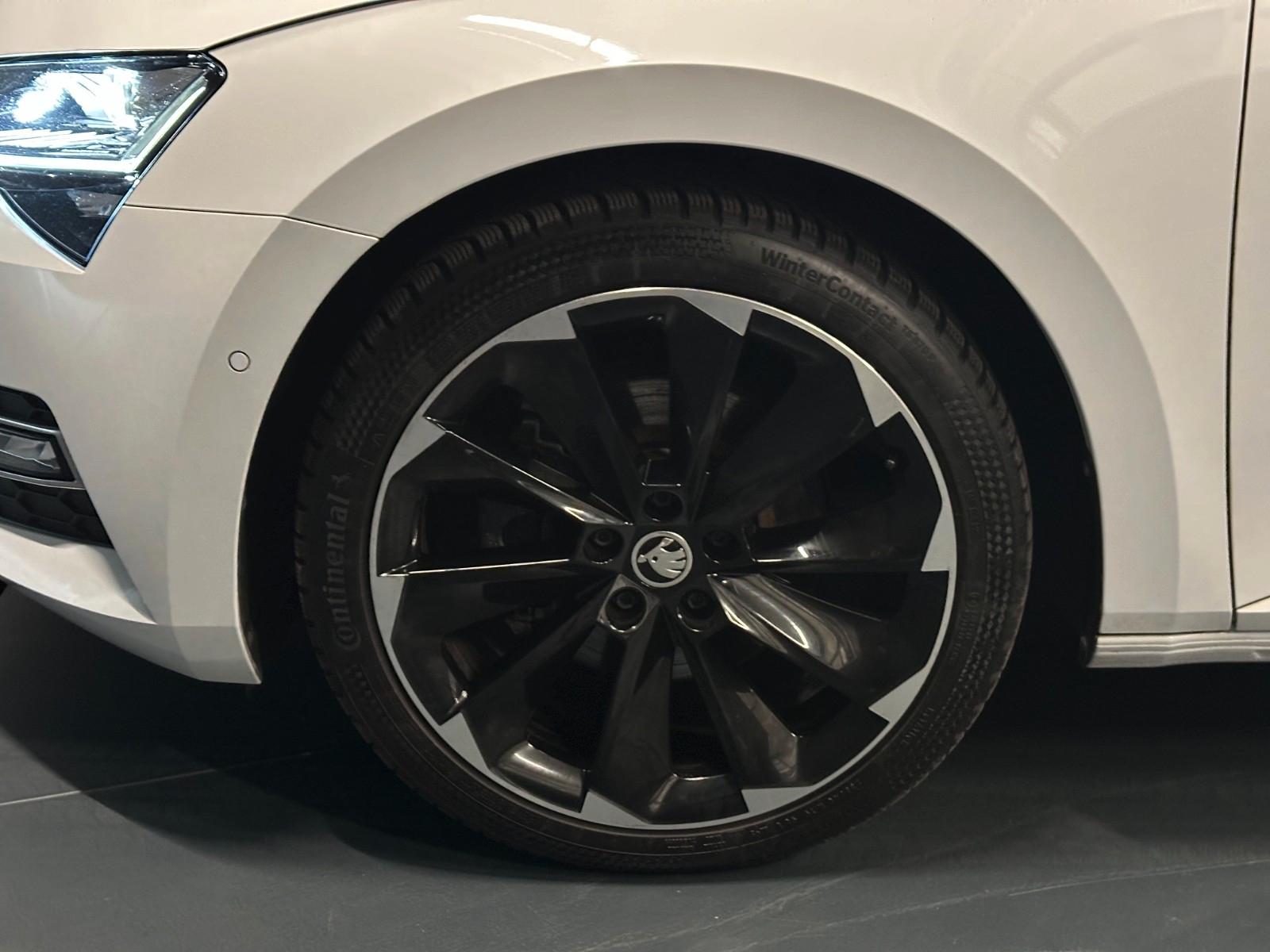 Skoda Superb Lim. Style 4x4 *PANORAMA*LEDER*360*19Zoll, миниатюра 9