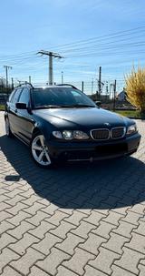 BMW E46 330i Touring - BMW 330 mit Benzin-Antrieb: Kombi, 330i E46