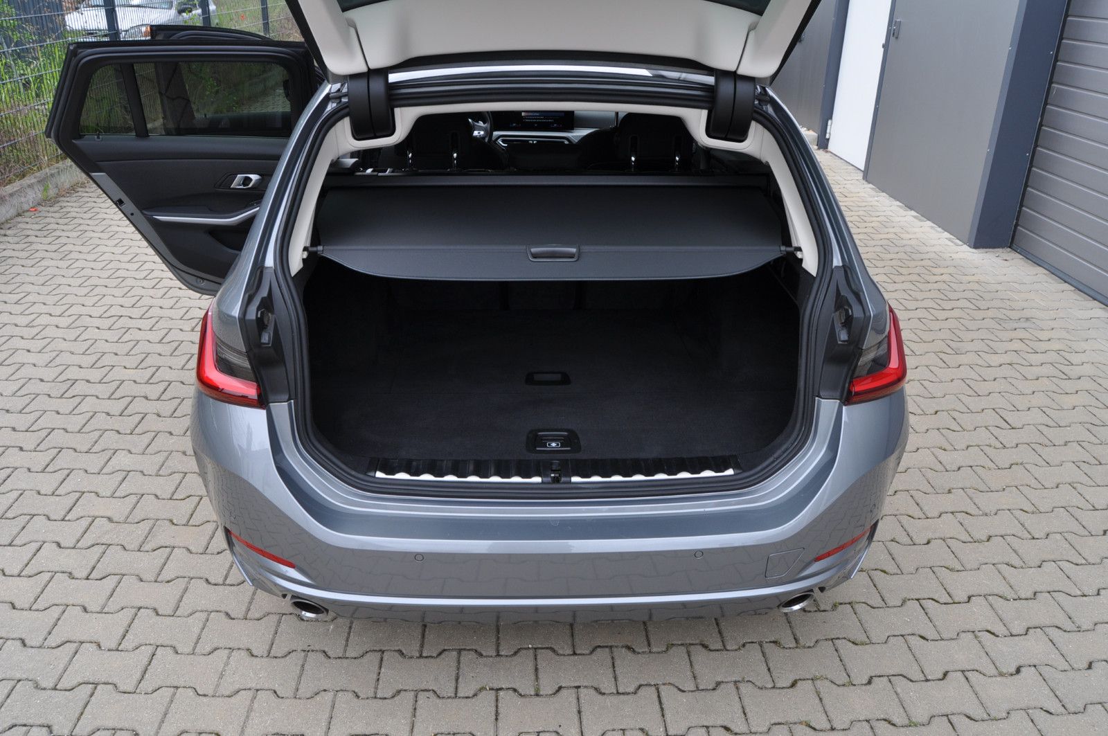 BMW 318i Touring Aut. LED Widescreen DAB Tempomat foto 9
