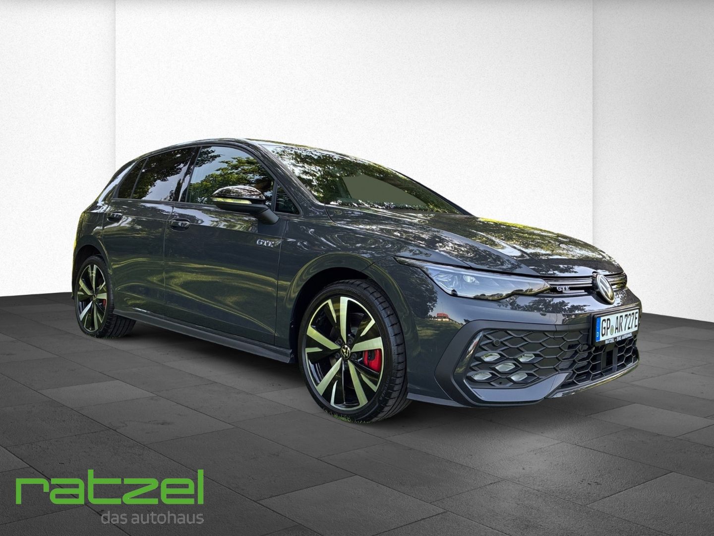 Fahrzeugabbildung Volkswagen Golf GTE 1,5 l eHybrid AHK+BUSINESS PREMIUM+LED