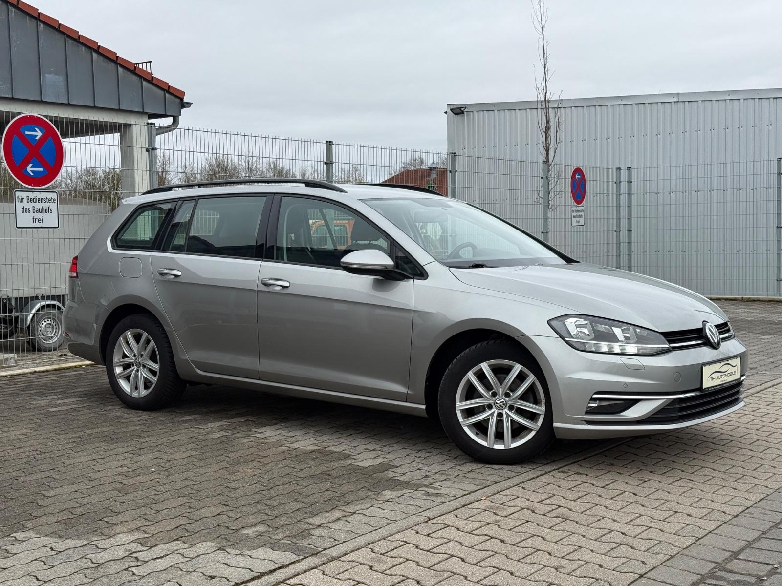 Volkswagen GOLF*COMFORTLINE*KLIMA*SHZ*TÜV*NAVI*BT*START/STO