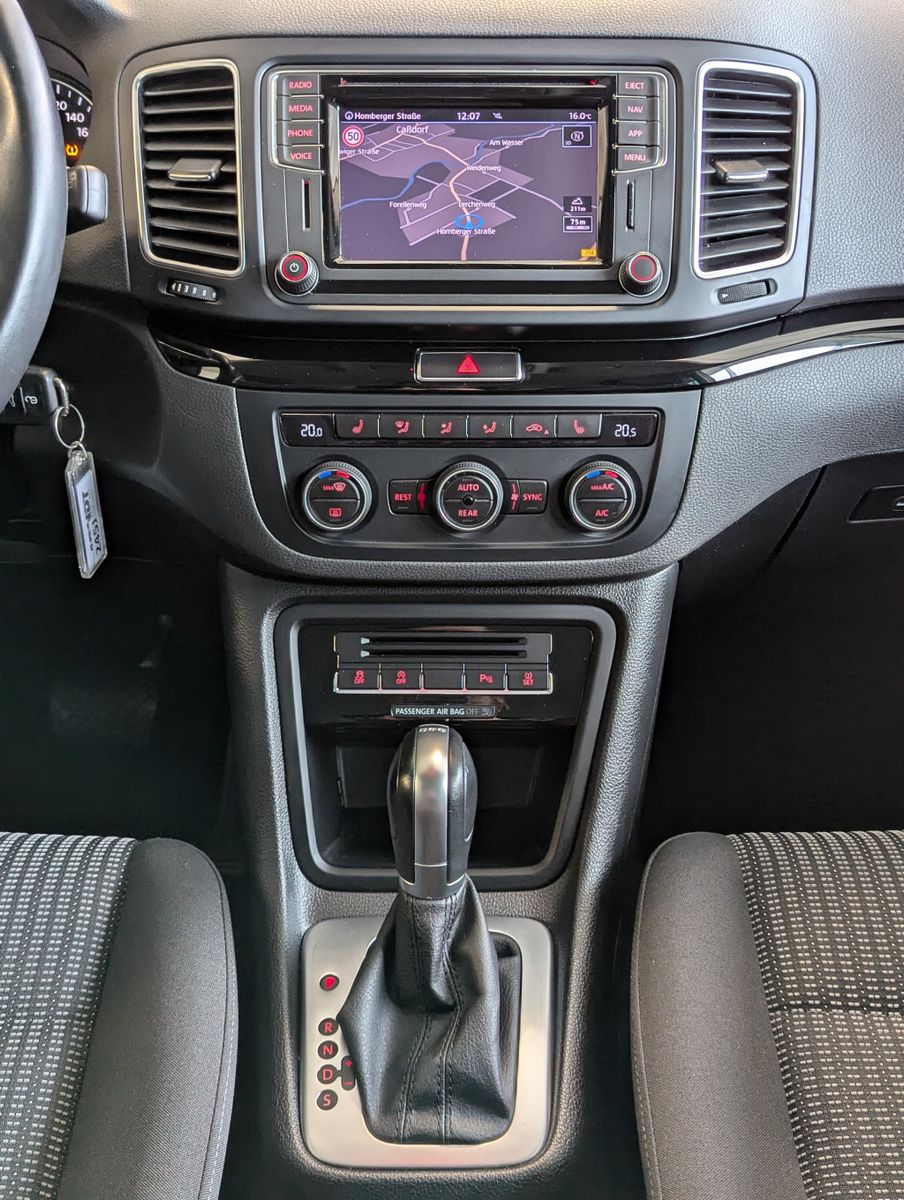 Fahrzeugabbildung SEAT Alhambra 1.4 TSI DSG Style 7-Sitze Cam Shz LM17"
