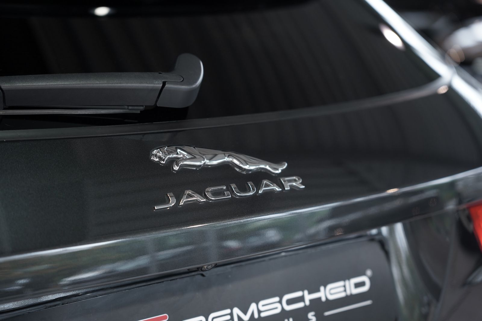 Jaguar F Pace