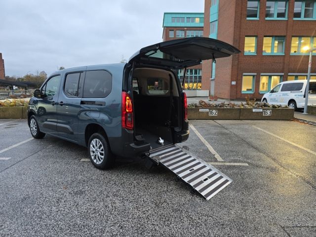 Fahrzeugabbildung Fiat Doblò 4 Kombi XL Rollstuhlgerecht Rollstuhlrampe