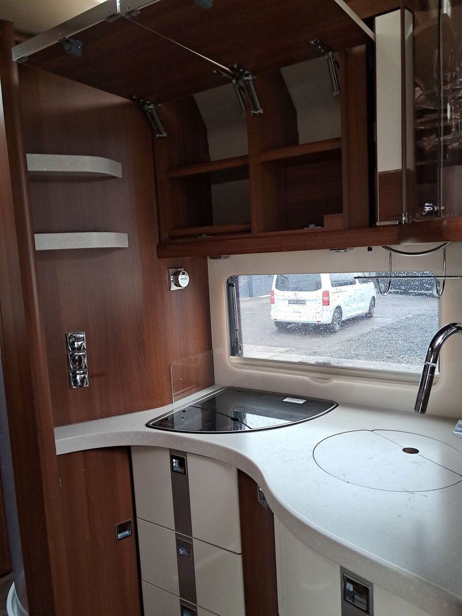 Fahrzeugabbildung Carthago chic e-line I 50 Yachting Solar, TV, Luftfederun
