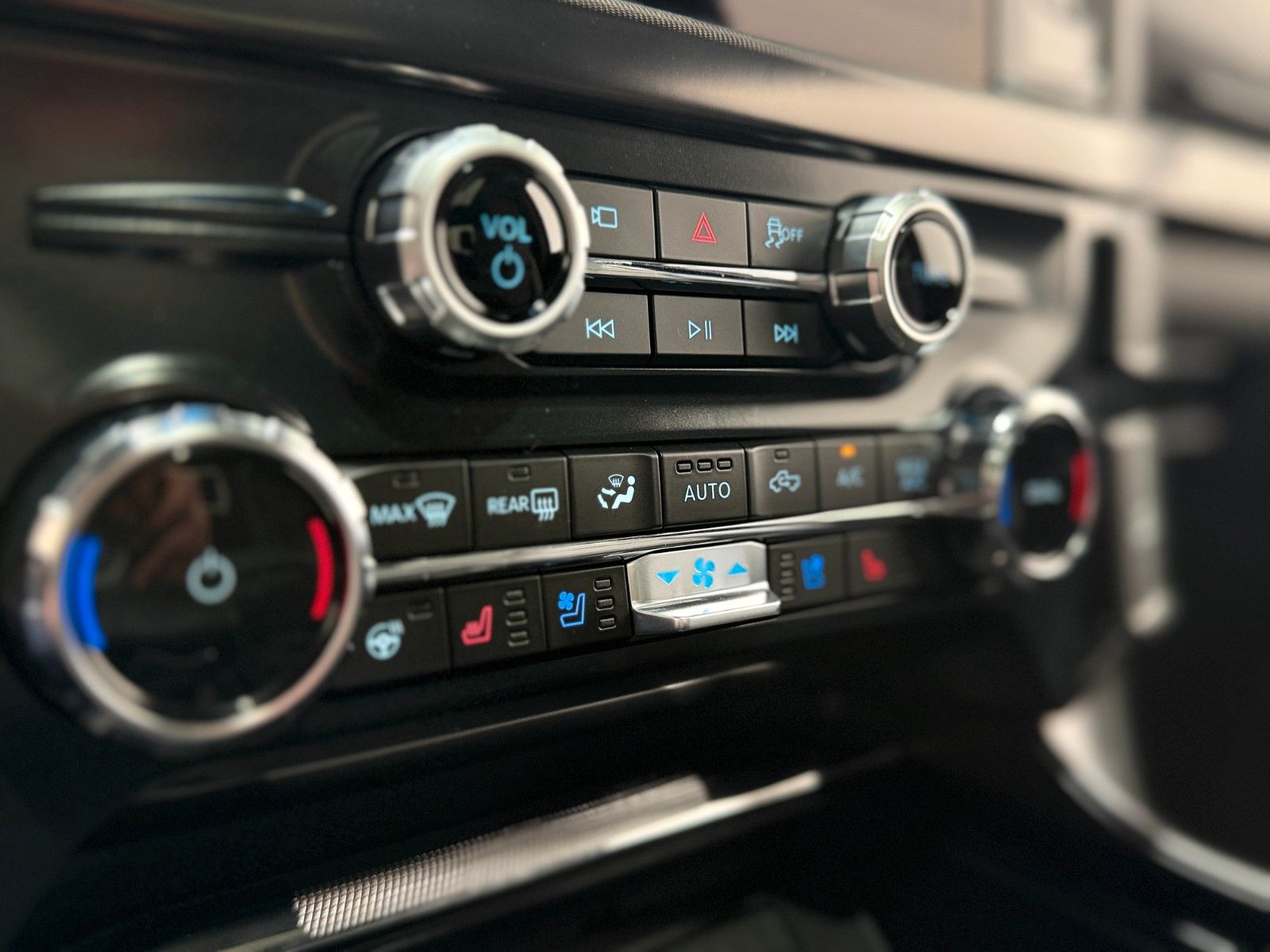Fahrzeugabbildung Ford F-150 Lariat 5.0L V8  5,5" Black RTR Ed.