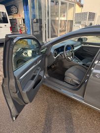 Volkswagen Golf - 10
