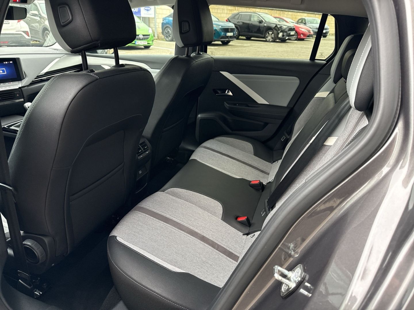 Fahrzeugabbildung Opel Astra L Elegance ASTRA CDTi 1.5 Sports Tourer Na