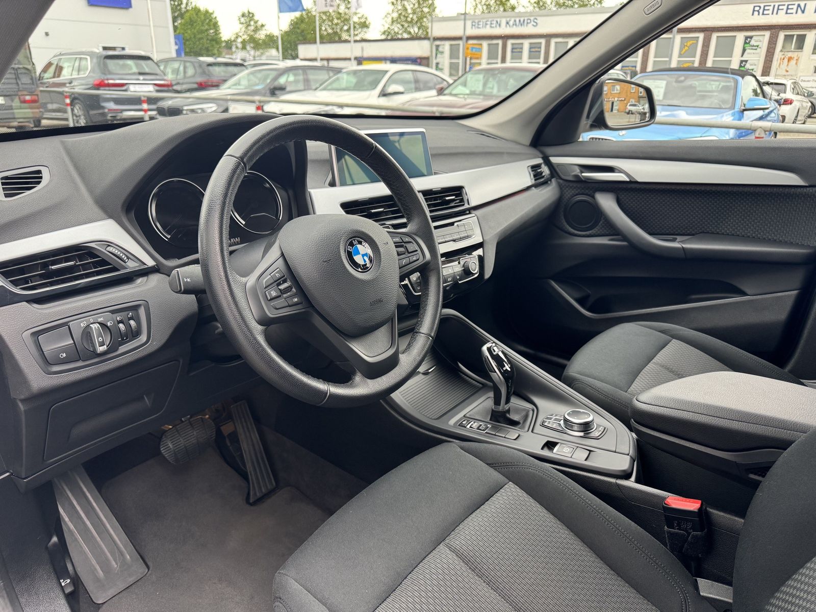 BMW X1 sDrive18d Advantage Kamera Sitzh Navi LED foto 4