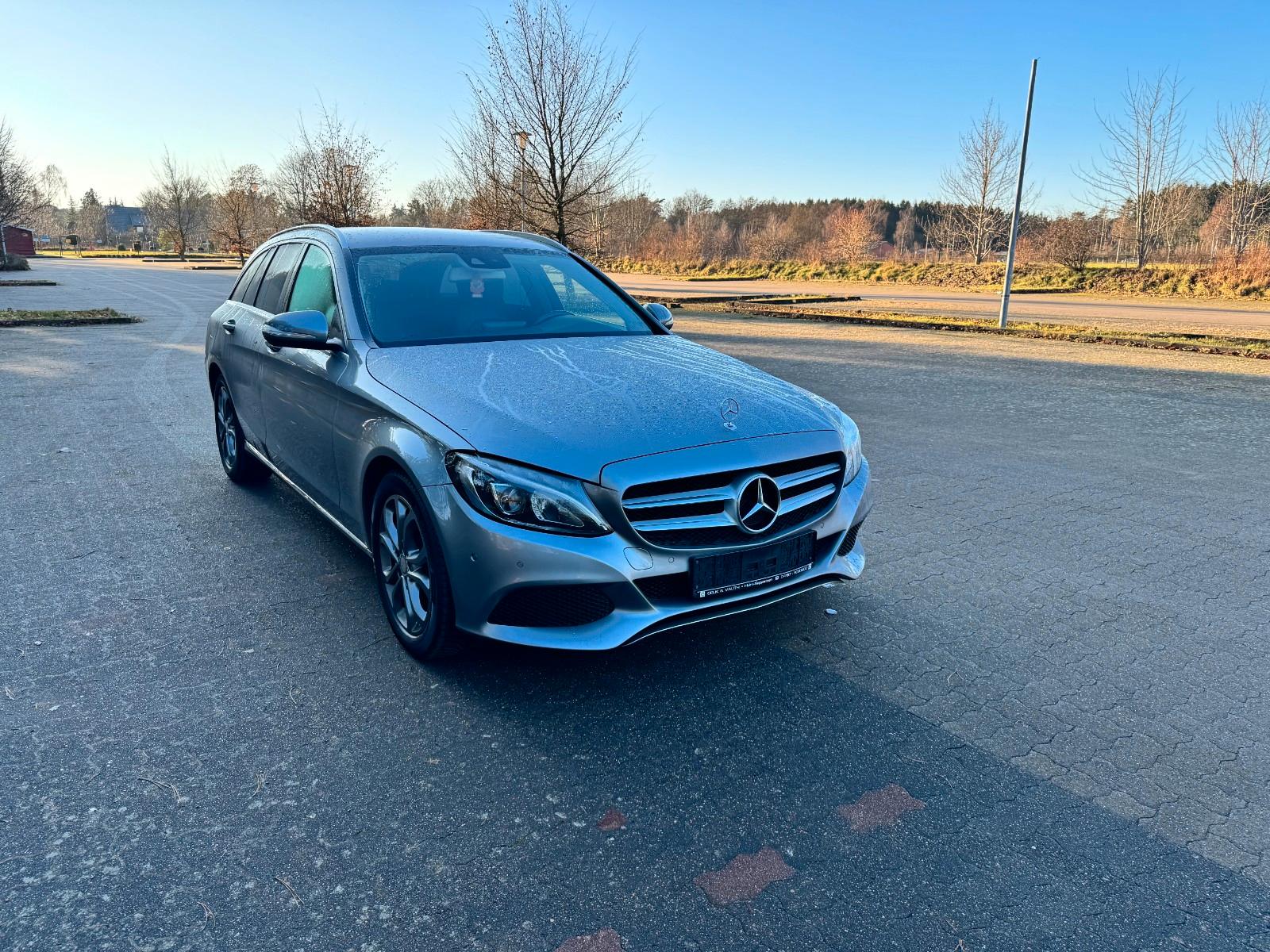 Mercedes-Benz C 180  T-ModellCGI/T-Leder/AUT/ Assistenzsysteme