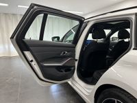 BMW 330 - Vorschau Bild 16