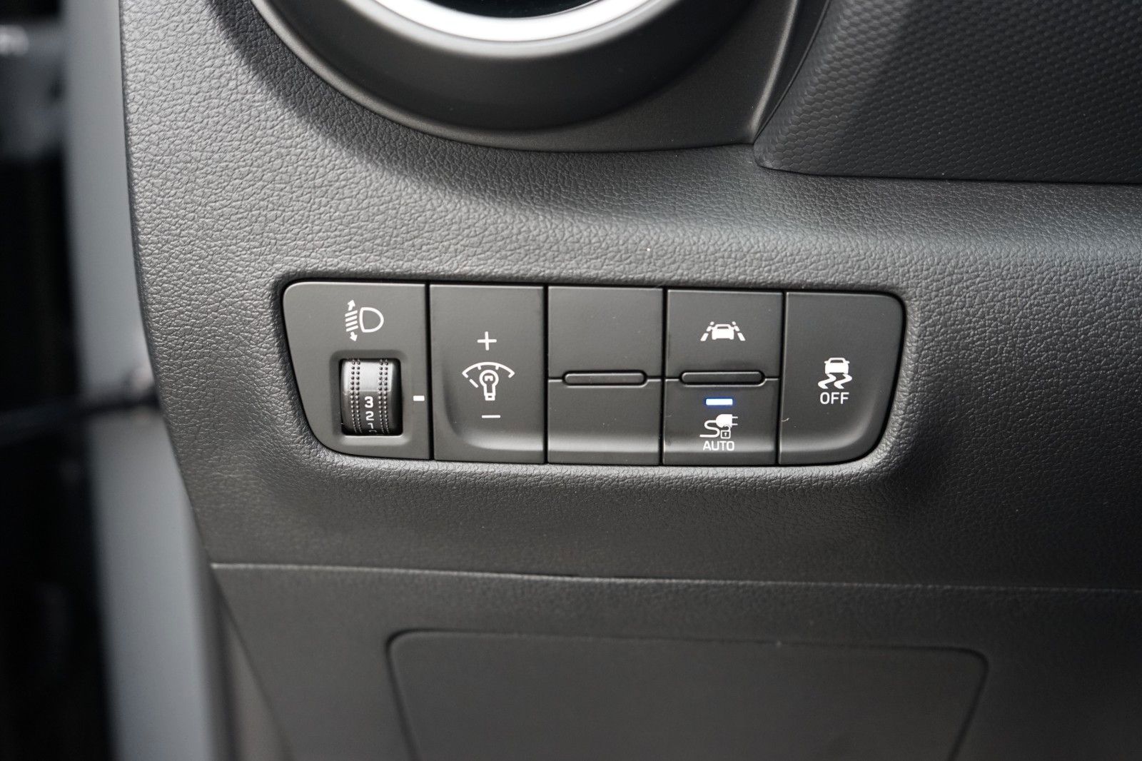 Fahrzeugabbildung Hyundai KONA Elektro ADVANTAGE NAVI LED SHZ