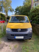 Volkswagen VW T5 Transporter in Postgelb - TÜV bis 08/26 - Volkswagen T5 Transporter in Freiburg