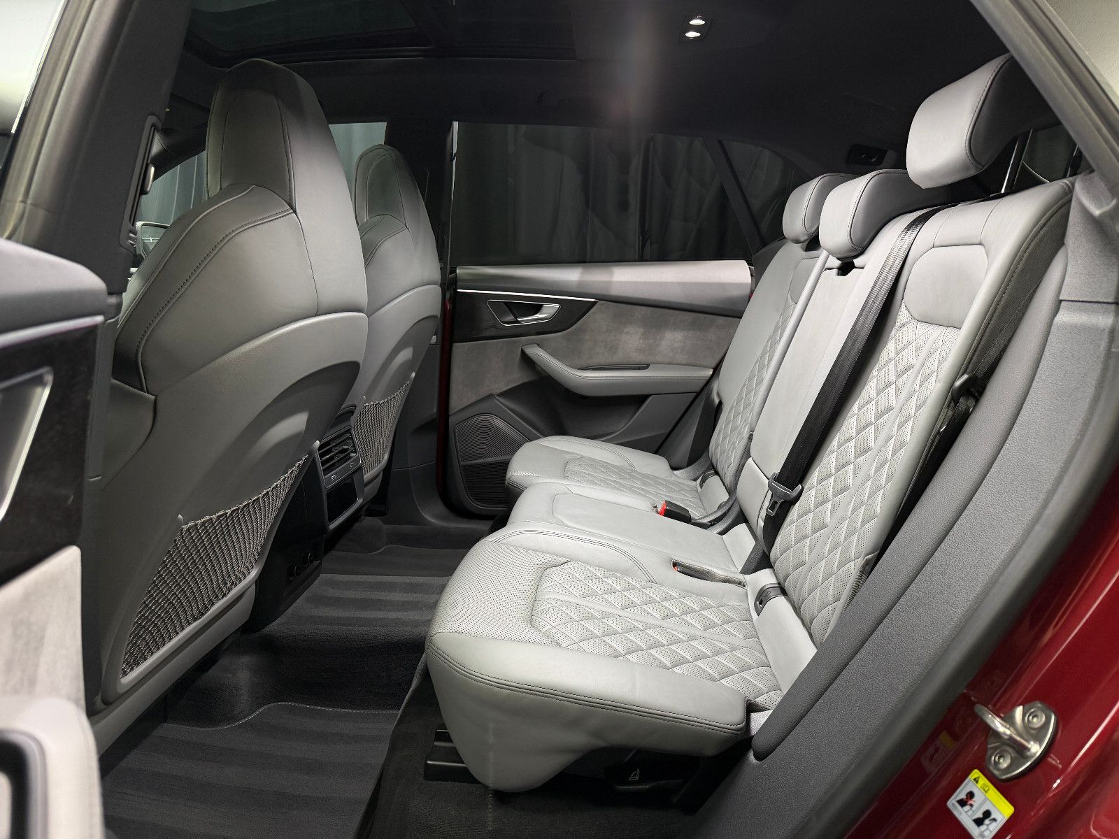 Fahrzeugabbildung Audi SQ8 4.0 TDI quattro|3D BANG&OLUFSEN|RS-SITZE|AHK