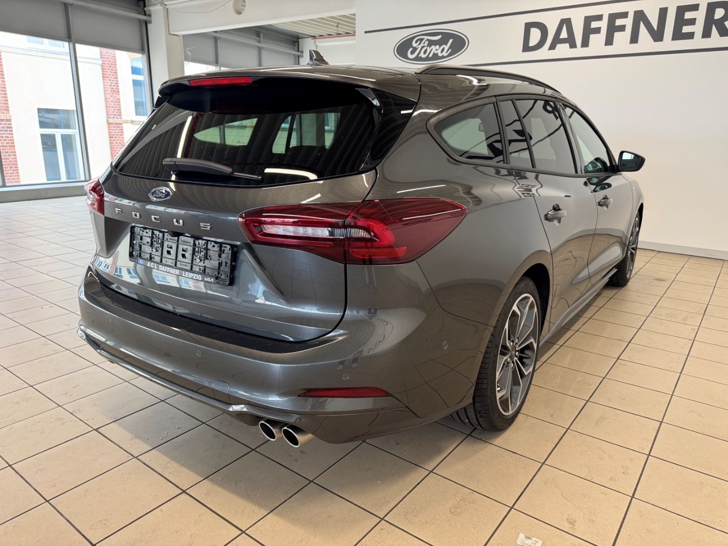 Fahrzeugabbildung Ford Focus Turnier ST-Line X B&O 18'' LED ACC Kamera