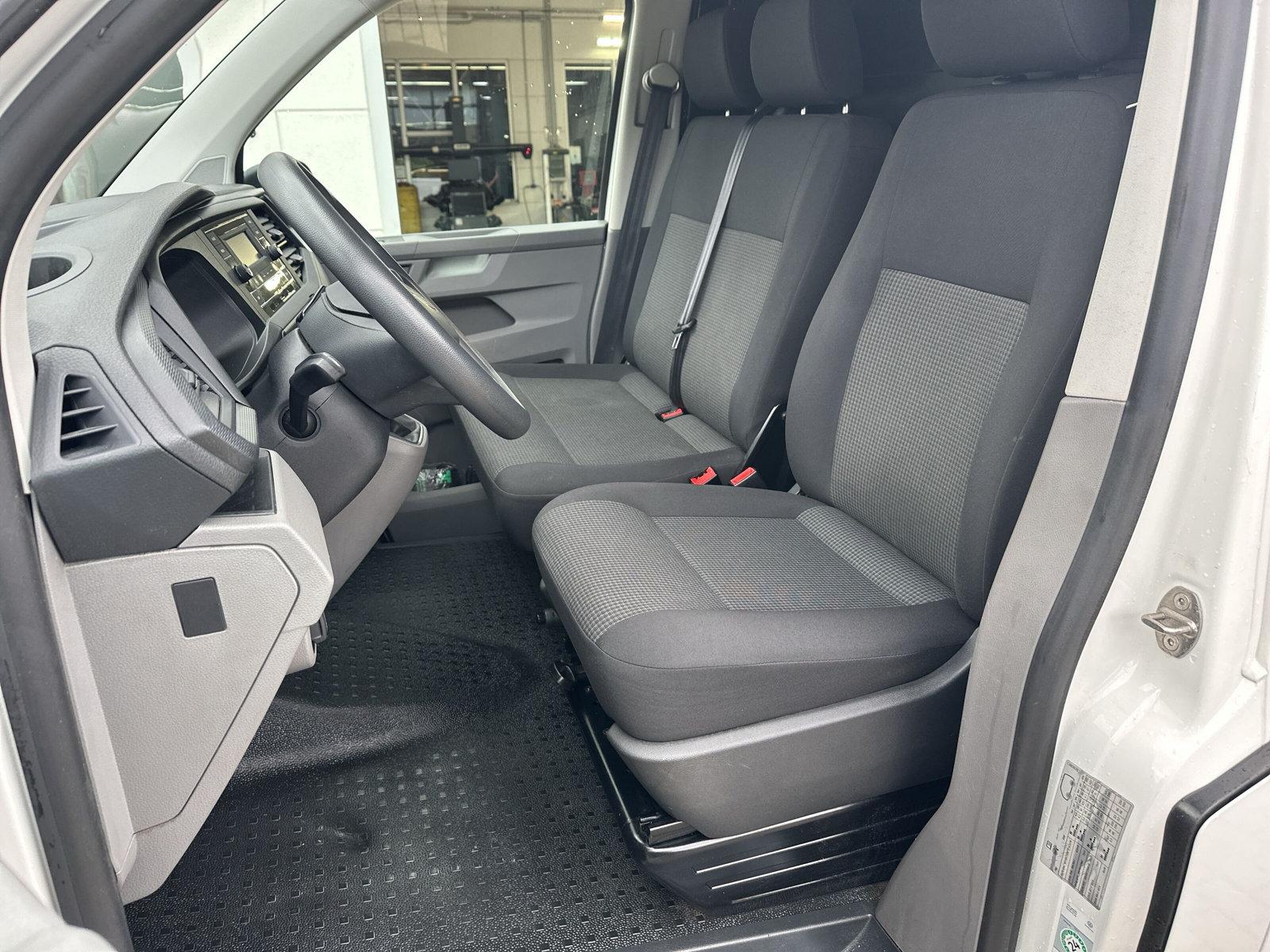 Volkswagen T6 Transporter 2.0 TDI 3-SITZE PDC DAB+