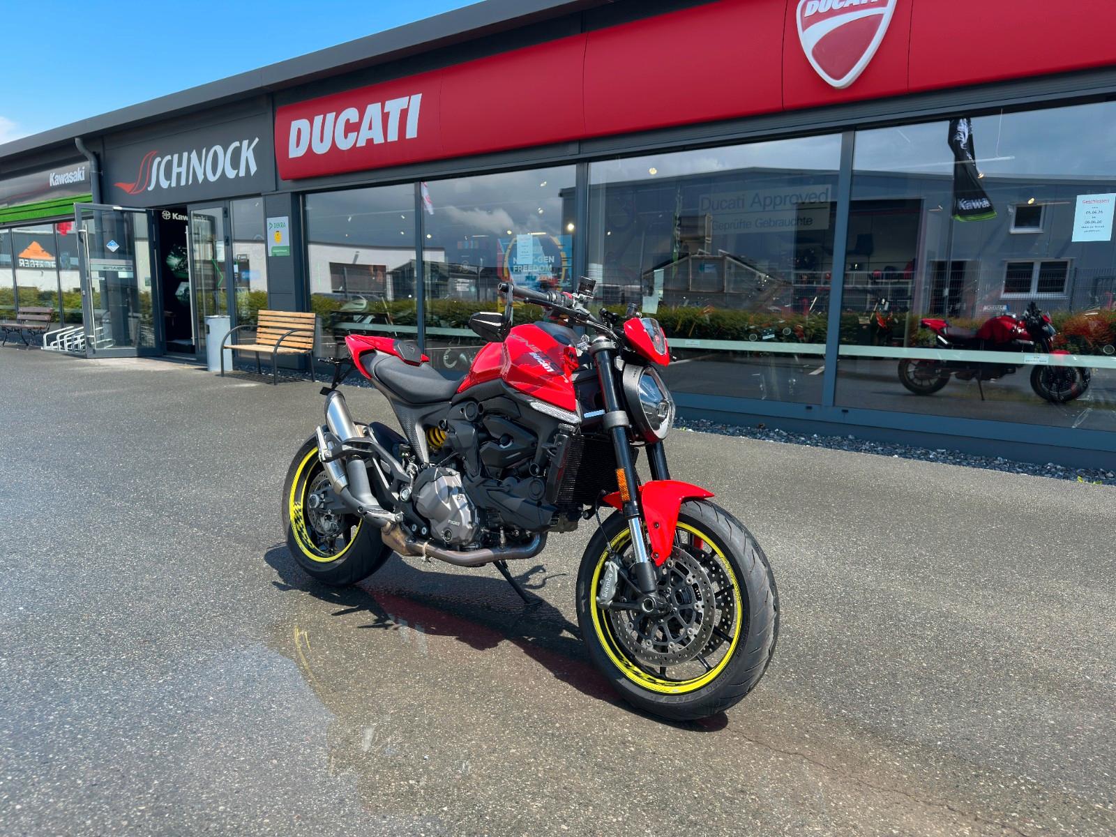 Ducati Monster + *Rizoma, Highsider*