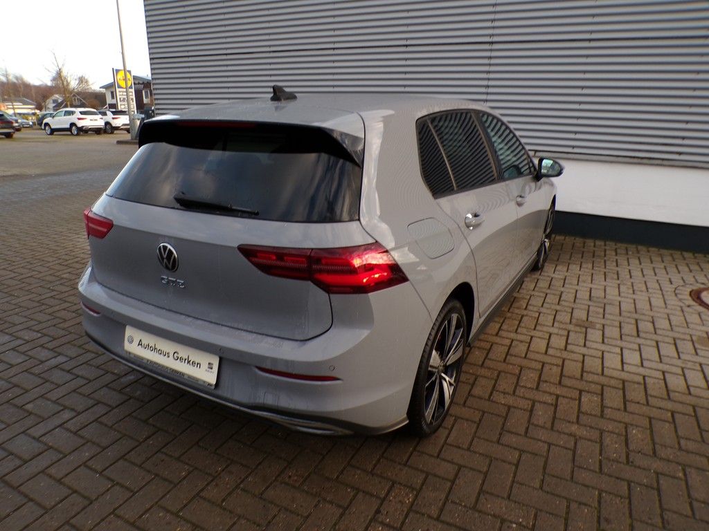 Fahrzeugabbildung Volkswagen Golf VIII 1,4 GTE DSG *LEDMatrix*NAVI*DigitalCoc