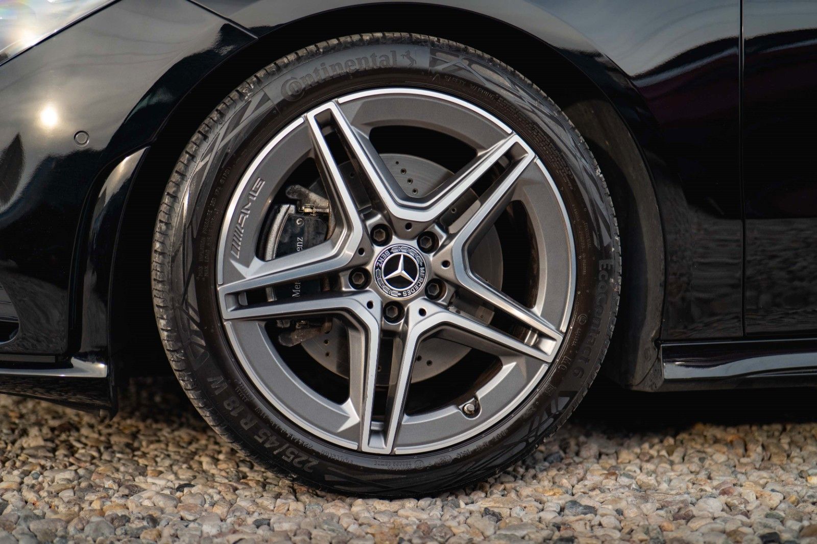 Fahrzeugabbildung Mercedes-Benz CLA 220 Shooting Brake AMG Line | ACC | LED