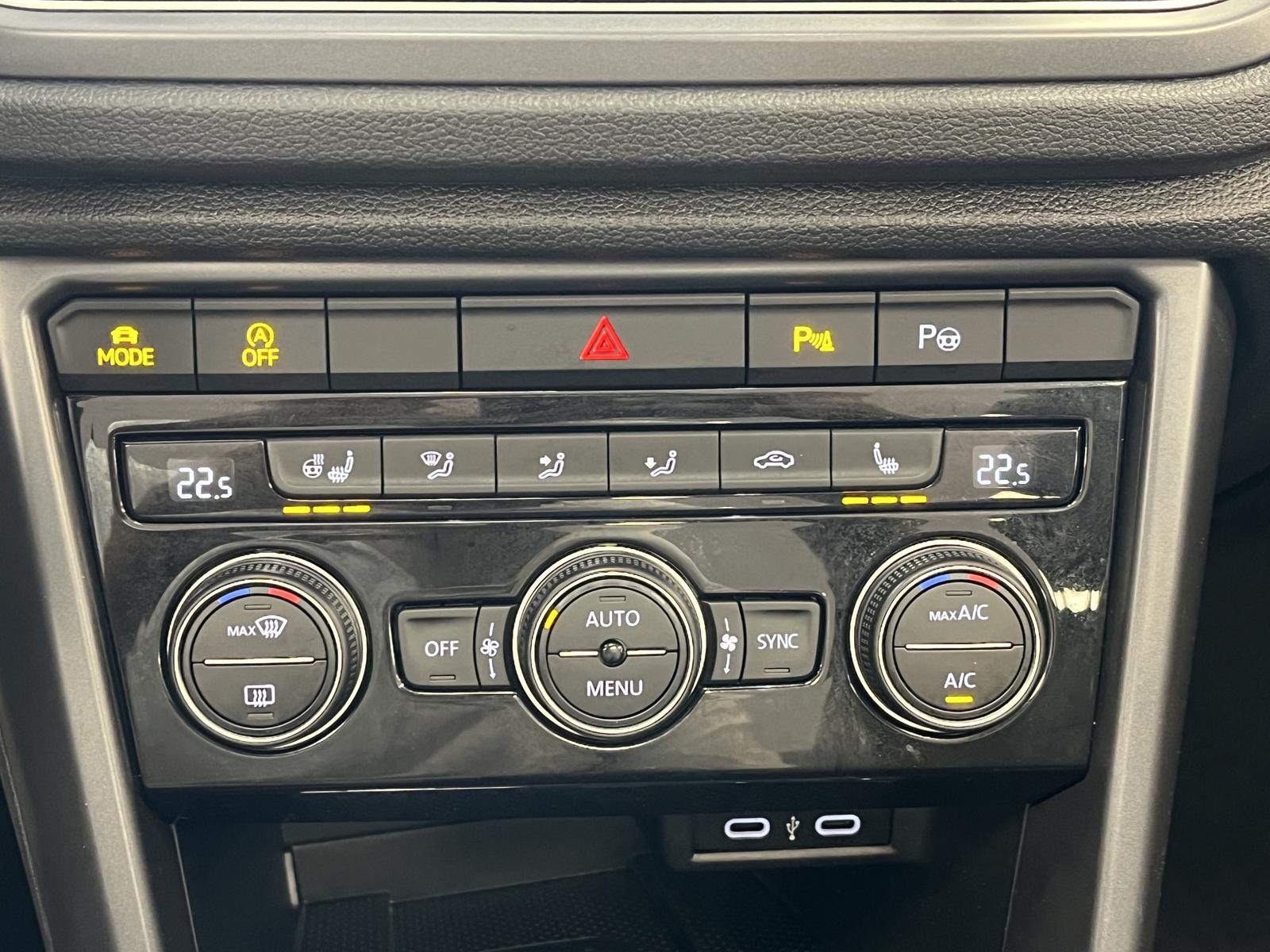 Volkswagen T-Roc R-Line*Navi*CarPlay*SHZ*ACC*R-Cam*Leder*1H, миниатюра 17