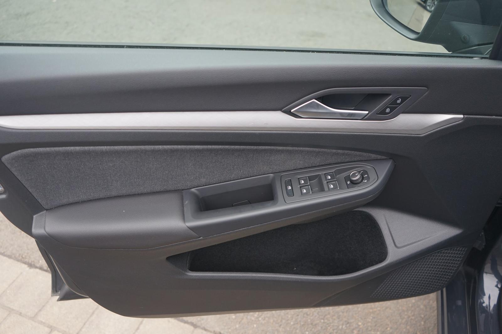 Volkswagen Golf VIII 1.5 TSI Life LED Navi ACC Sitzheizung, миниатюра 19